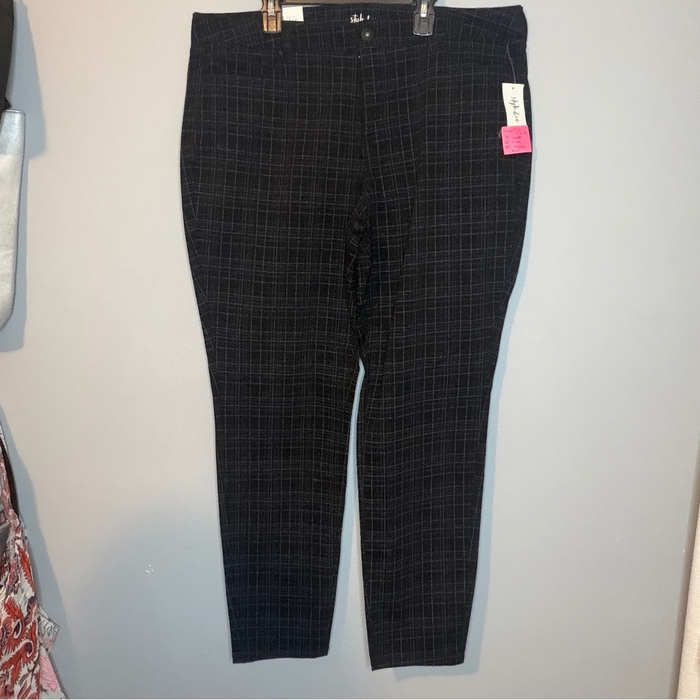 NWT Curvy Fit Checkered Pants